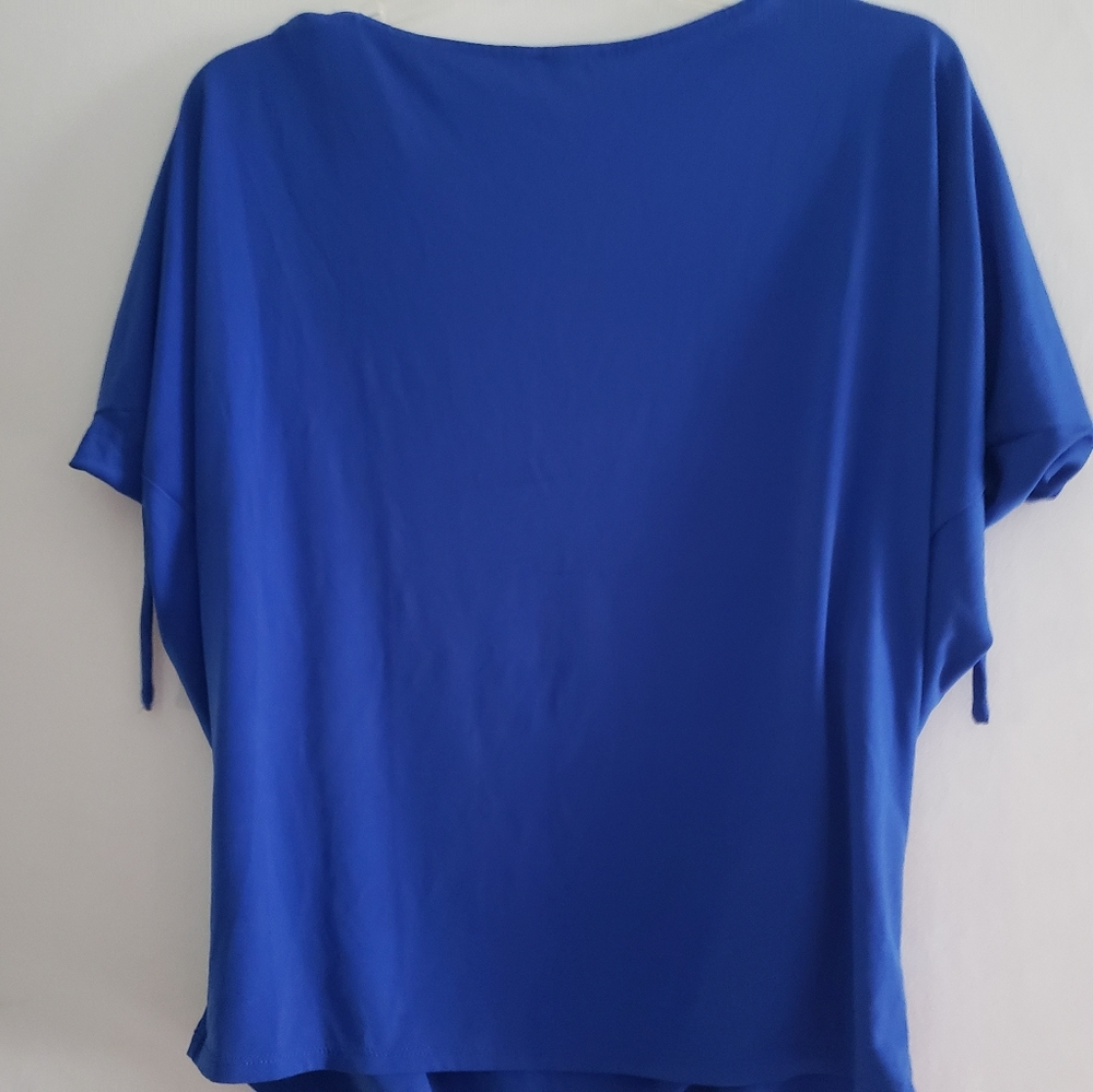 Express Open Shoulder Top - Picture 2 of 6
